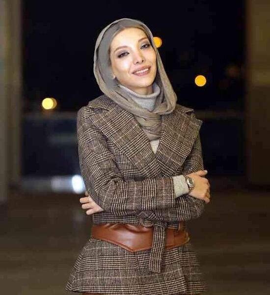 عکس صدف اسپهبدی در علفزار