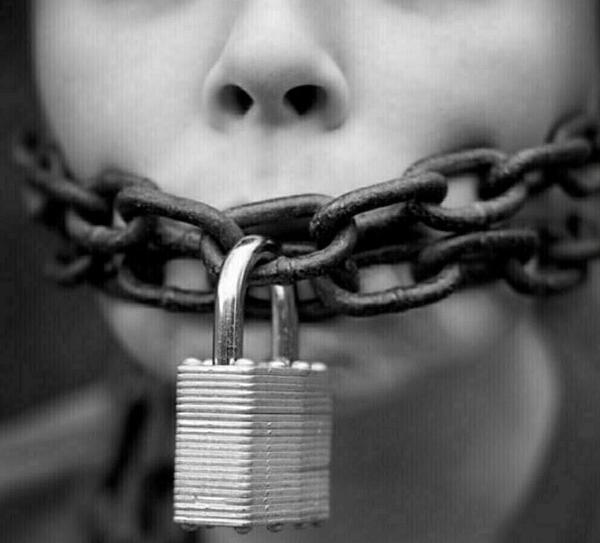 عکس نوشته گاهی لحظه های سکوت