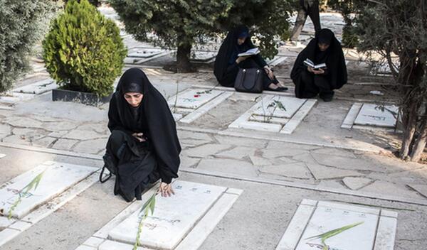 عکس غبارروبی گلزار شهدا