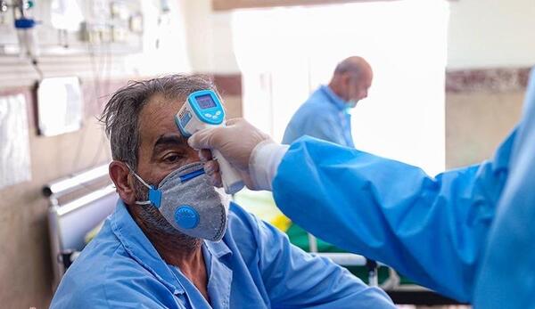 عکس فرد کرونایی