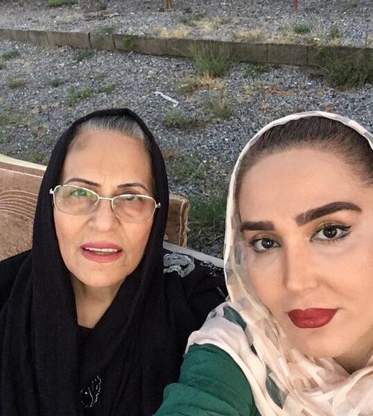 عکس زهره فکور صبور مادرش