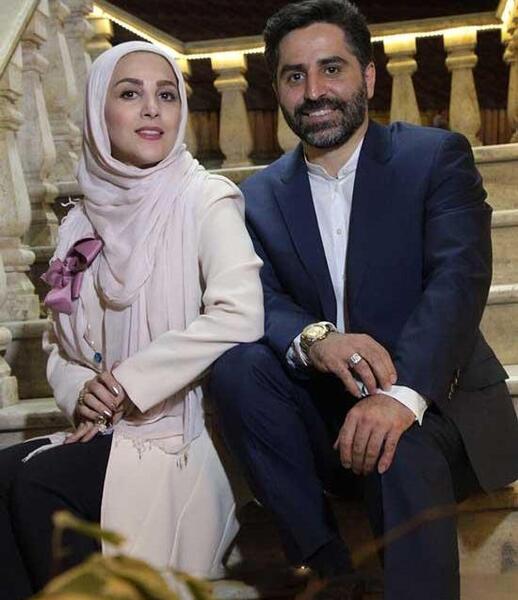 عکس خانم صادقی مجری رادیو جوان