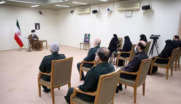 عکس رهبر شهید