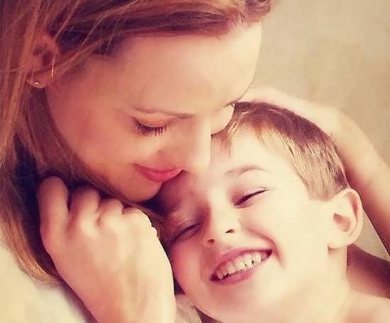 عکس مادر و فرزند خردسال