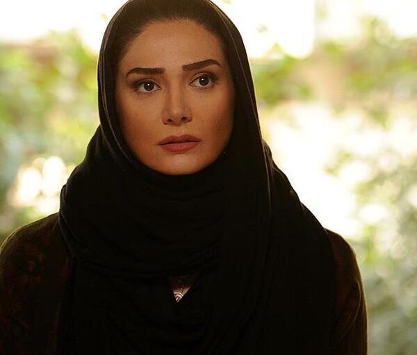 عکس مینا وحید و خواهرش