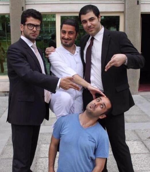 عکس روزبه حصاری و مادرش
