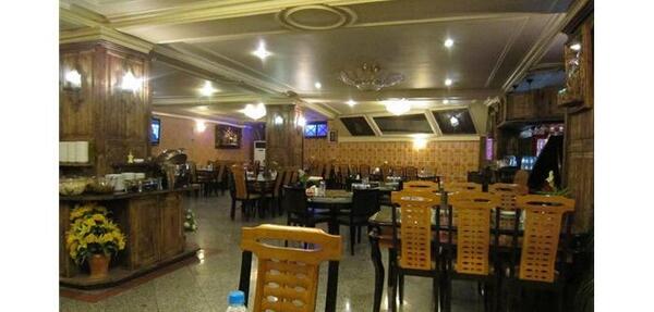 عکس رستوران سنتی باغ طوبی کرج