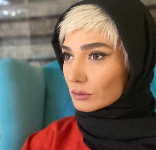 عکس مینا وحید در جزیره