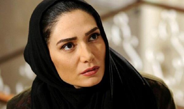 عکس مینا وحید در جزیره
