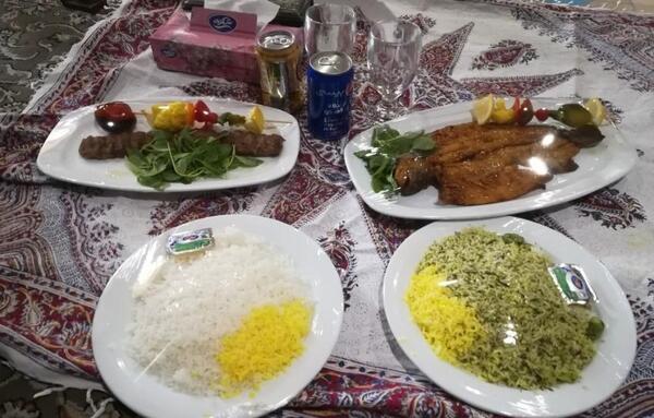 عکس رستوران سه کاج اصفهان