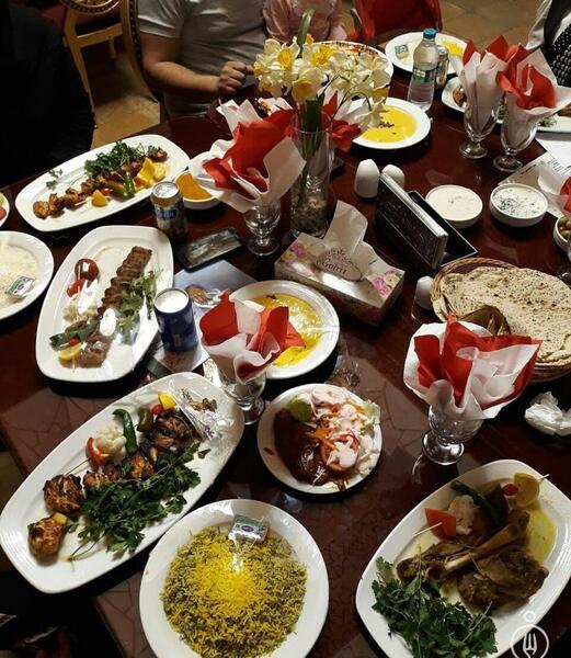 عکس رستوران سه کاج اصفهان