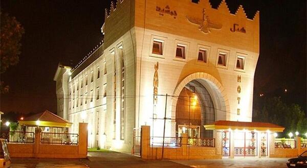 عکس رستوران طاق بستان کرمانشاه