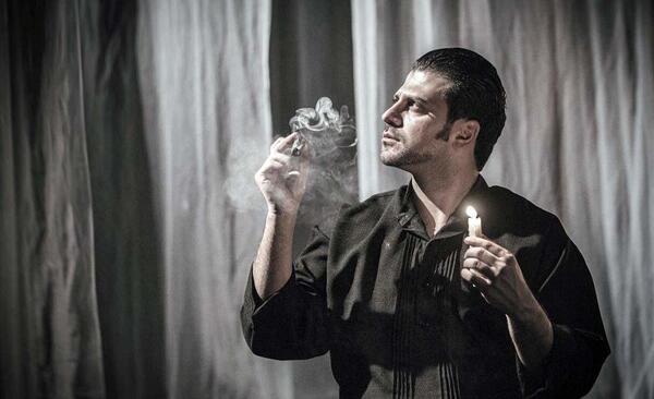 عکس روزبه حصاری در تئاتر