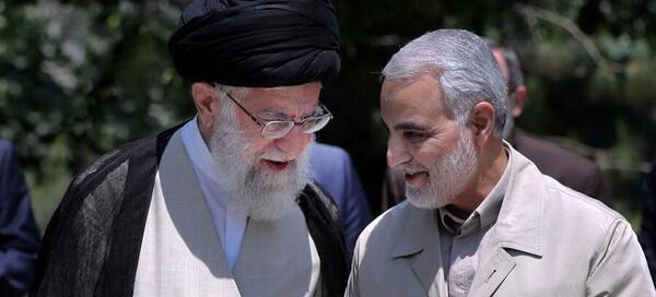 عکس رهبر سردار سلیمانی