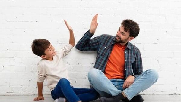 عکس نوشته حق پدر بر فرزند