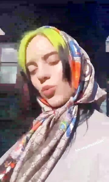 عکس بیلی ایلیش با روسری