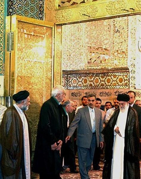 عکس رهبر حرم امام رضا