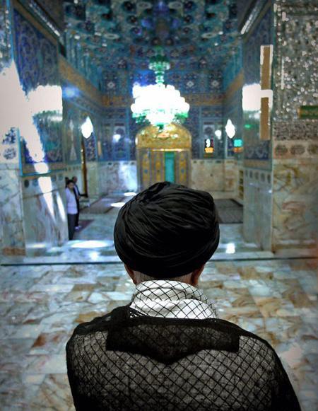 عکس رهبر حرم امام رضا