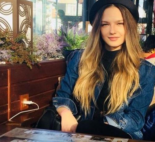 عکس برفین نیلسو اکتاش