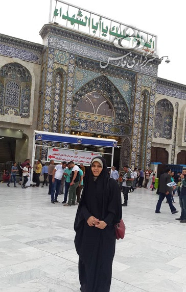 عکس نوشته دختر چادری در حرم امام حسین