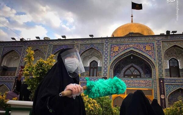 عکس نوشته دختر چادری در حرم امام حسین