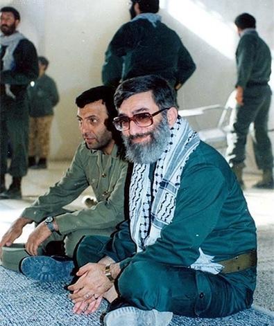 عکس رهبر در جوانی