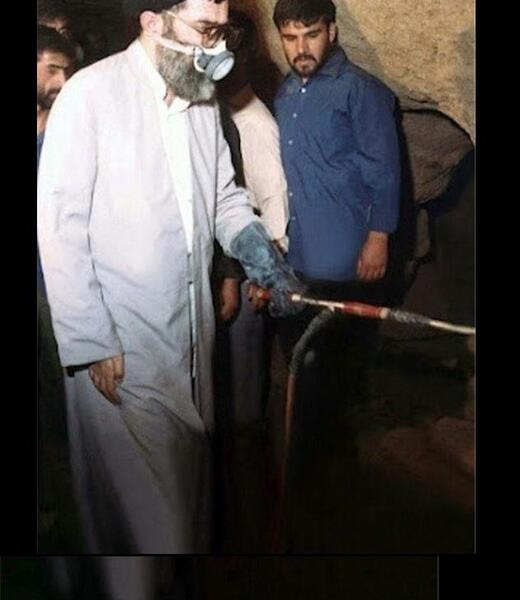 عکس رهبر در جوانی