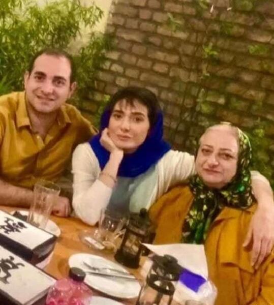 عکس پدر و مادر مینا وحید