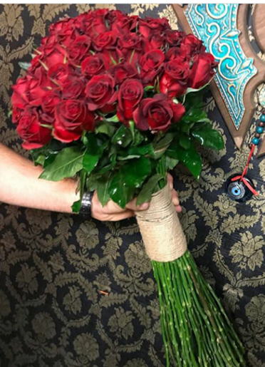 عکس دسته گل رز قرمز طبیعی