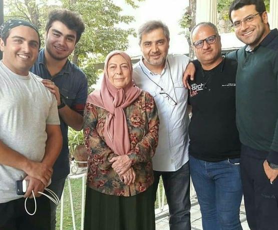 عکس روزبه حصاری در پشت صحنه بچه مهندس