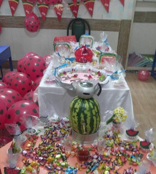 عکس شب یلدا در مدرسه