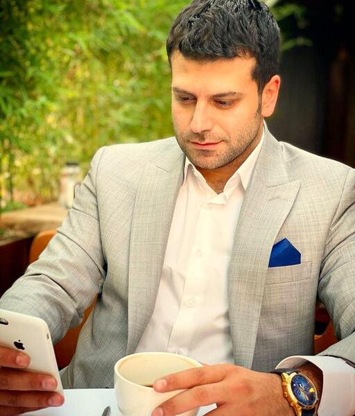 عکس ماشین لاکچری روزبه حصاری