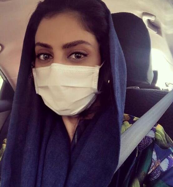 عکس زن زیبا با ماسک
