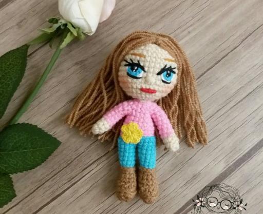عکس عروسک چشم آبی