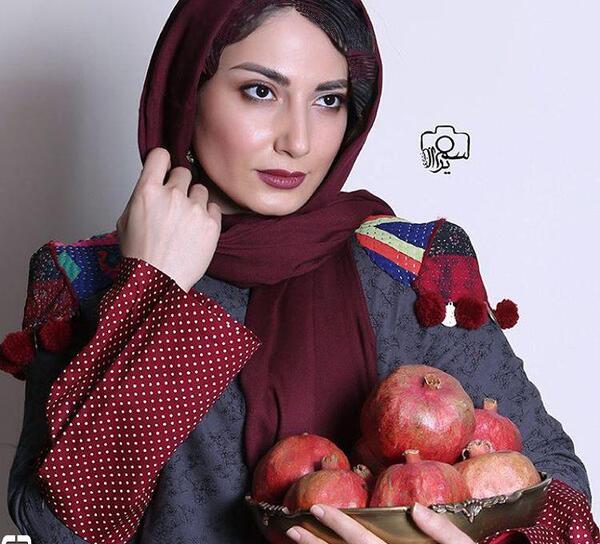 ژست عکس گرفتن شب یلدا