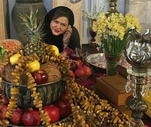 عکس ایده عکاسی یلدا در خانه