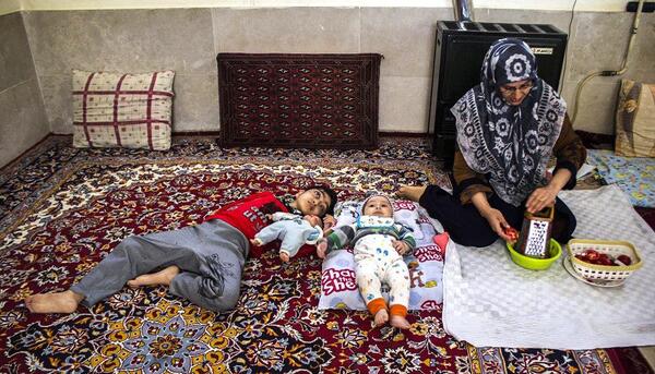 عکس نوشته زندگی سخت است امامن از آن سخت ترم