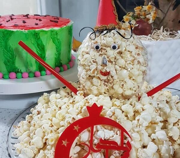 عکس ایده تزیین پفیلا برای شب یلدا