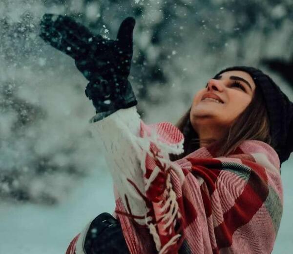 ژست عکس برف بازی