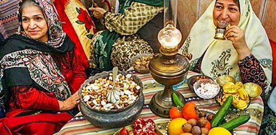 عکس سفره شب یلدا روی کرسی