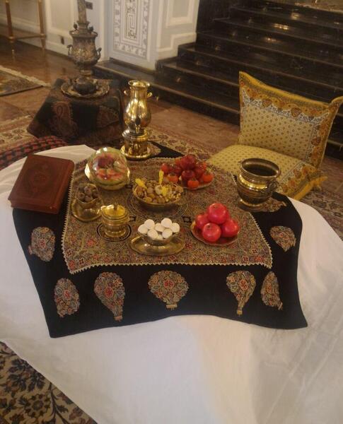 عکس سفره شب یلدا روی کرسی