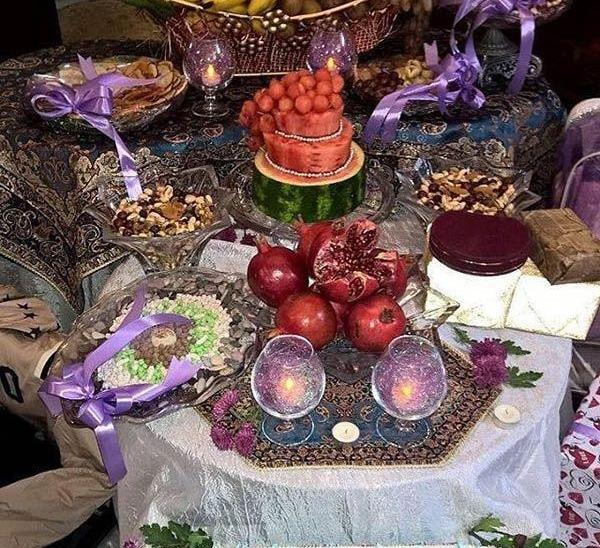 عکس میز شب یلدا لاکچری