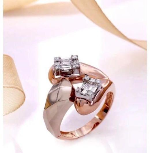 عکس حلقه در طلا فروشی