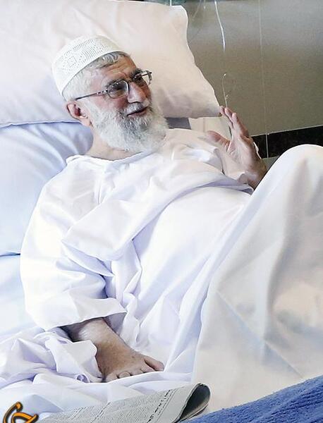 عکس محمد رضا رهبری روی تخت بیمارستان