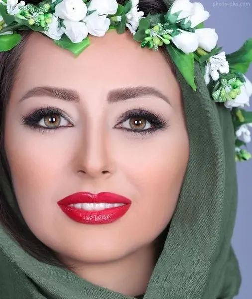 عکس زنان زیبا با آرایش غلیظ