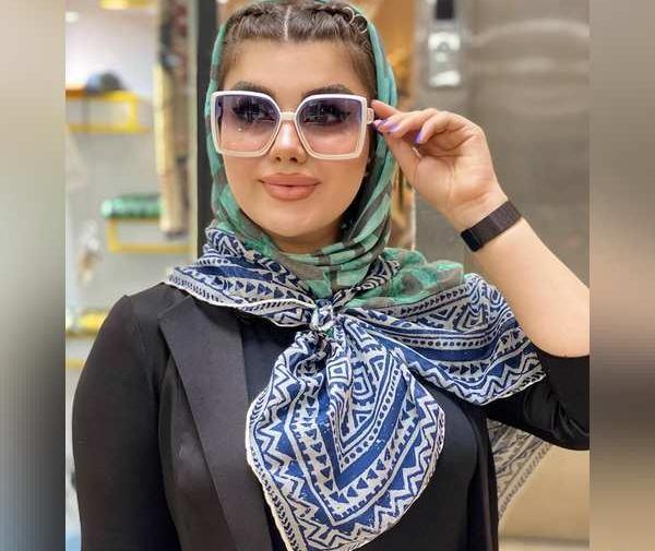 عکس زن زیبا با عینک دودی