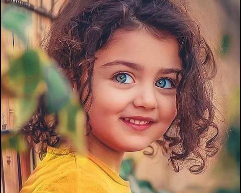 عکس دختر کوچولو با آهنگ