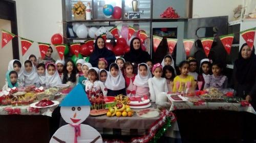 عکس یلدا مدرسه