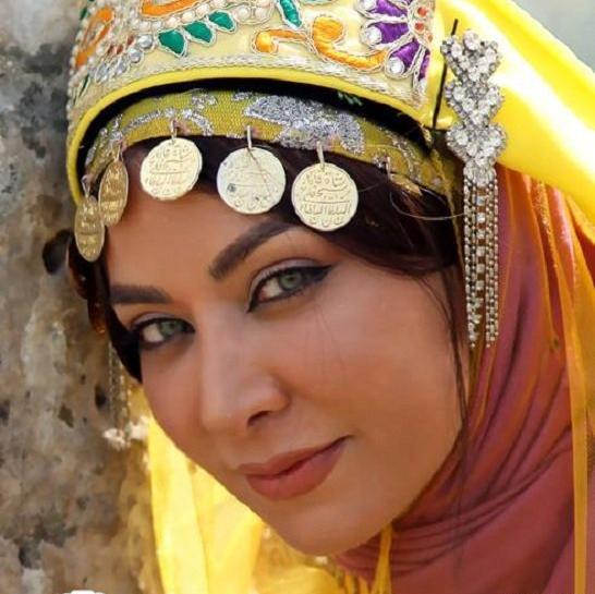 عکس زنان زیبا با لباس محلی
