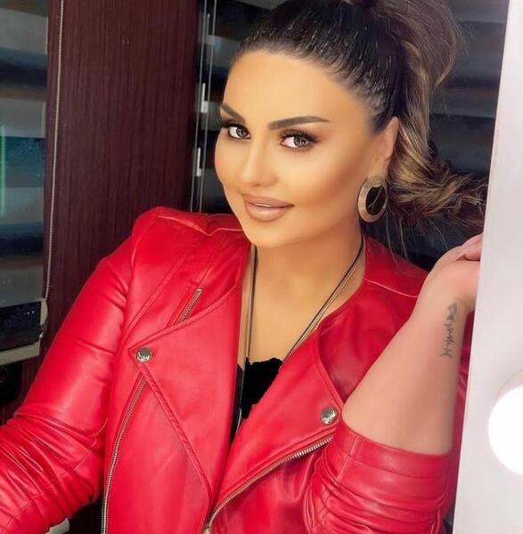 عکس خواننده زن باکو